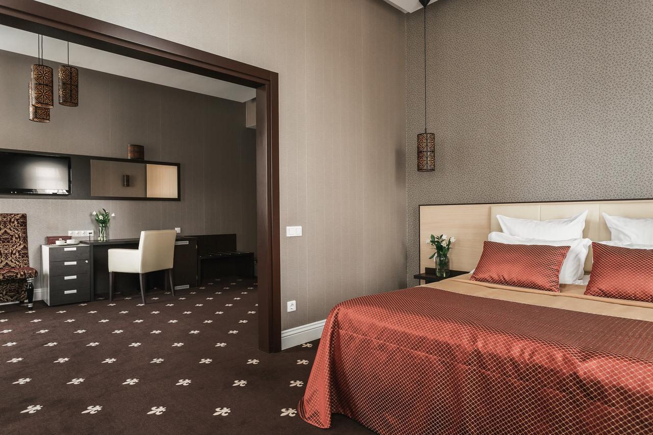 Ark Palace Hotel & Spa Odessa Exteriör bild