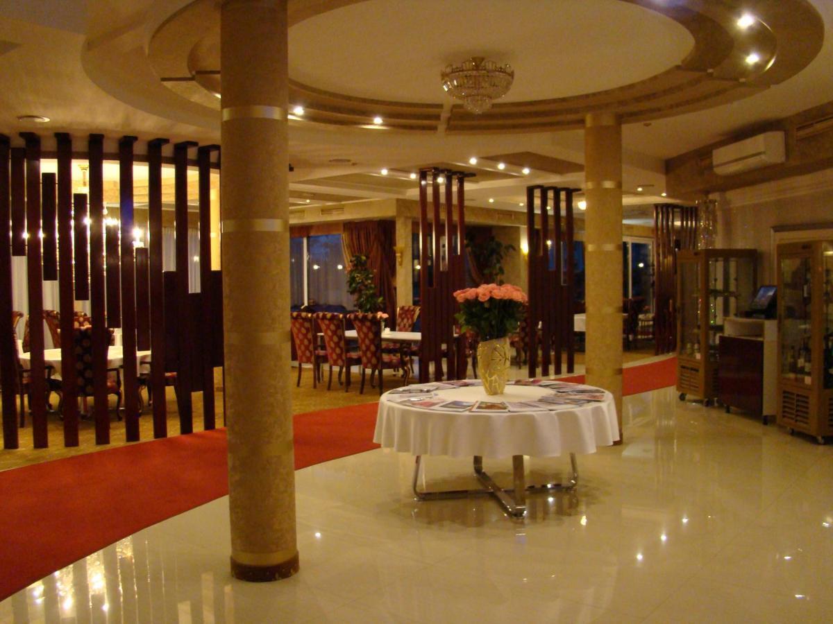 Ark Palace Hotel & Spa Odessa Exteriör bild