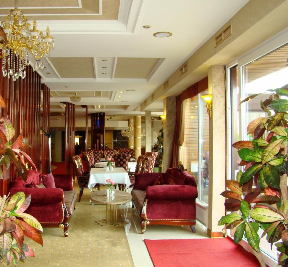 Ark Palace Hotel & Spa Odessa Exteriör bild